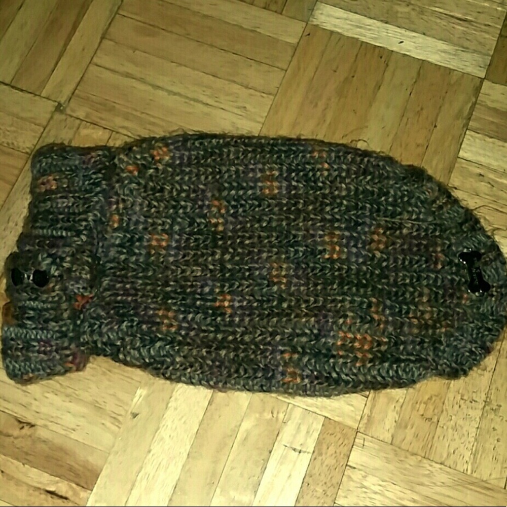 Female sweater for small dog Fits a 10/15 Ibs dog